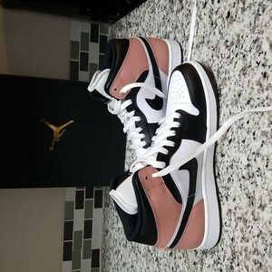NIKE AIR JORDAN MID 1, MENS 8